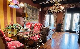 Plaza San Francisco luxury apt